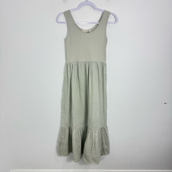 Salty Lemon Sage Green Sleeveless Tiered Midi Dress NWT Size Medium - Picture 3 of 10
